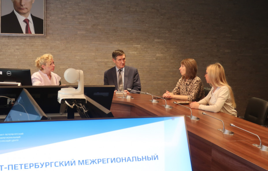 Госслужащие Нижегородской области познакомились с работой Ресурсного центра
